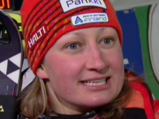 Tanja Poutiainen führt beim Slalom in Flachau
