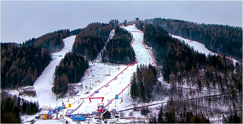 Blick auf den Hirschenkogel in Semmering