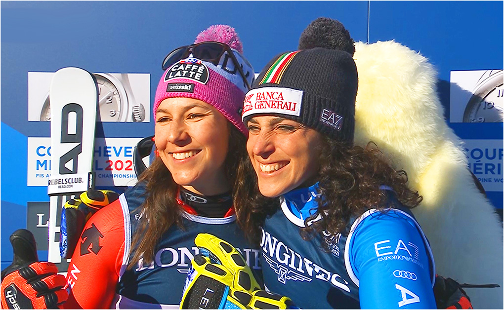 Silbermedaillen-Gewinnerin Wendy Holdener und Kombi Weltmeisterin Federica Brignone strahlen um die Wette