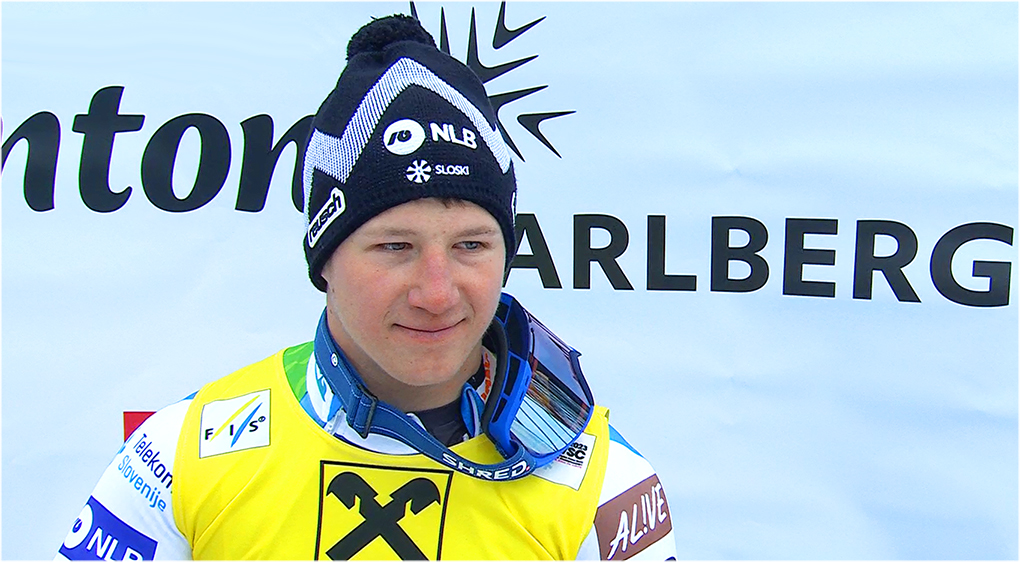 Rok Aznoh freut sich über die Junioren-WM-Goldmedaille in der Abfahrt von St. Anton am Arlberg