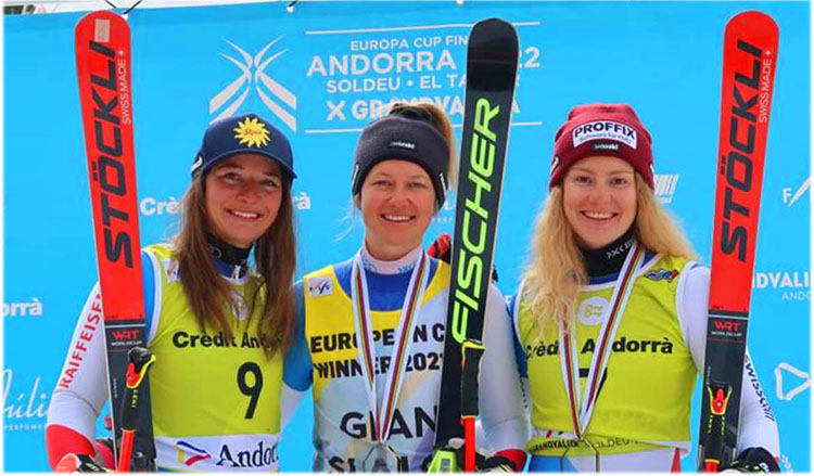 Schweizer Dreifachsieg in Soldeu: Jasmina Suter, Simone Wild und Vivianne Härri (Foto: © Swiss-Ski.ch)