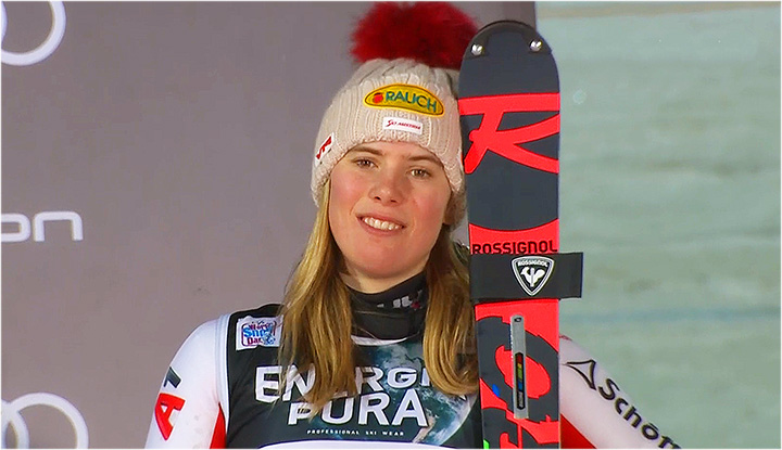 Katharina Liensberger steht auch beim Ski Weltcup Slalom in Zagreb auf dem Podest