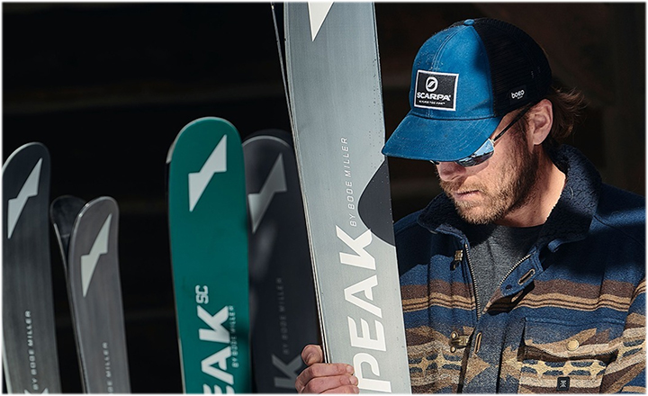 Auch Bode Miller präsentierte seine eigenen Skier (Foto: © Peakskis / Instagram)