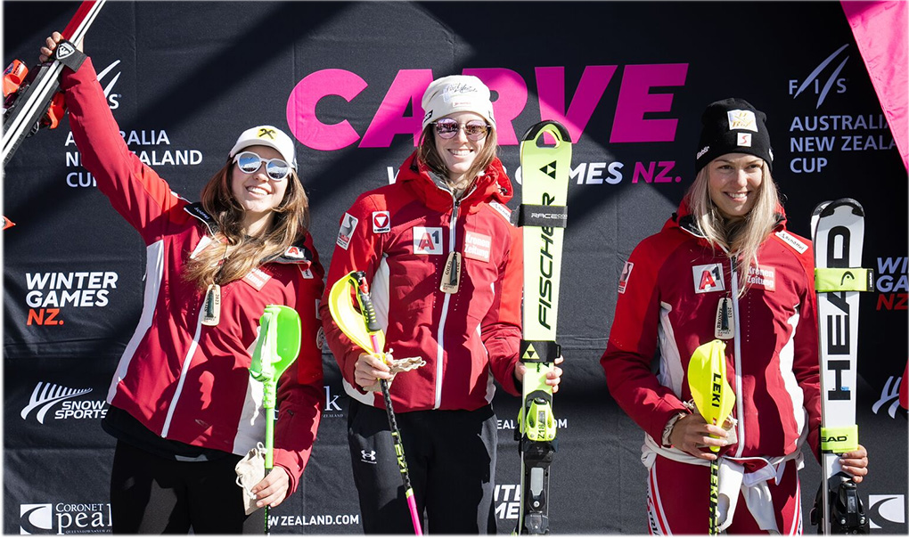 ÖSV Damen stürmen Podium beim ANC Slalom auf dem Coronet Peak: Valentina Rings-Wanner, Nina Astner und Maria Niederndorfer (Foto: © wintergamesnz.kiwi)