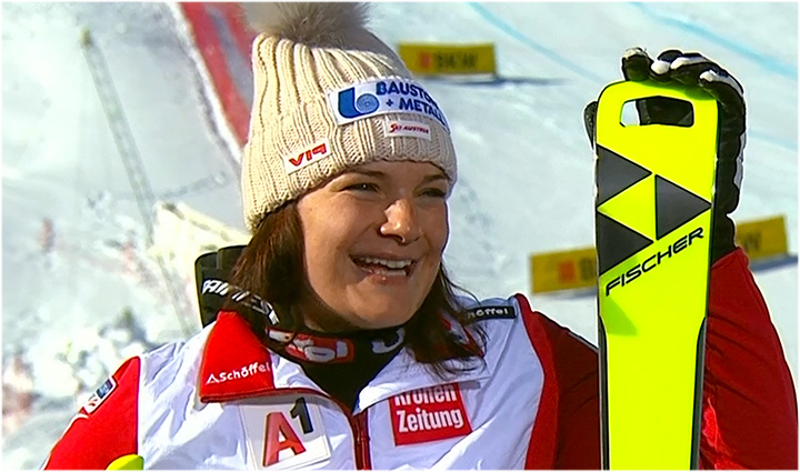 Ramona Siebenhofer freut sich über Platz 5 beim Super-G von St. Moritz