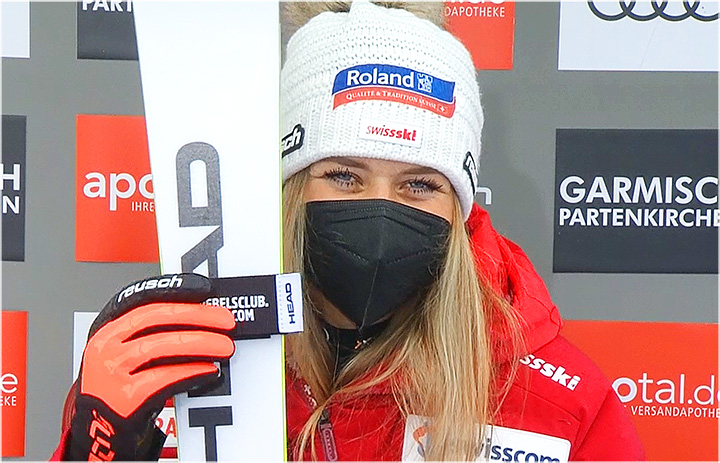 Corinne Suter rast in Garmisch-Partenkirchen in Abwesenheit von Sofia Goggia auf Platz 1