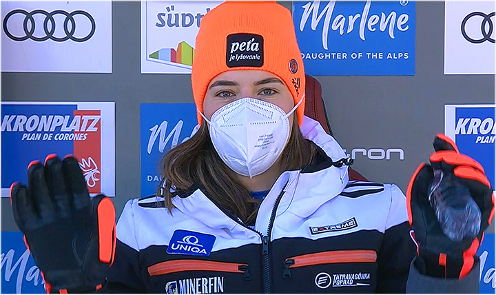 Petra Vlhova übernimmt Halbzeitführung beim Ski Weltcup Riesenslalom auf dem Kronplatz