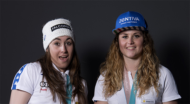 Olympiasiegerinnen Sofia Goggia und Michela Moioli nach dem Gewinn der Goldmedaillie in PyeongChang 2018 - zurzeit ist der Sport in den Hintergrund gerückt (Foto: © Archivio FISI/Alessandro Garofalo /Pentaphoto). 