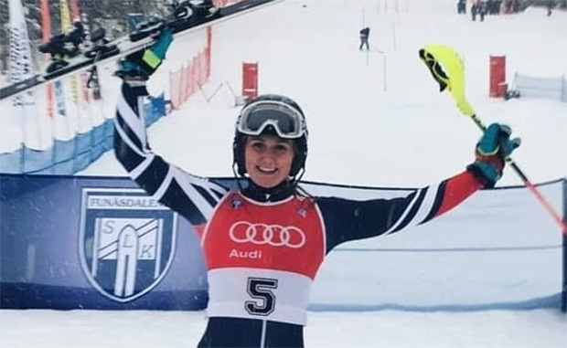 Der 1. Europacup-Slalom der Damen in Hasliberg geht an Charlie Guest