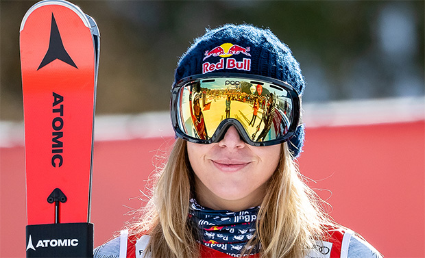 Ester Ledecká wird kurz die Skier beiseitelegen (Foto: © Erich Spiess / ASP / Red Bull Inhaltspool)