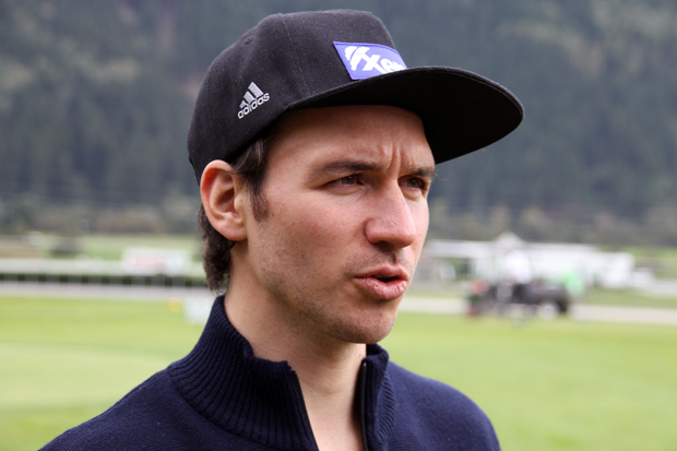Felix Neureuther im Skiweltcup.TV Interview: "Ich möchte nicht, wenn ich Slalom fahre, dass Raketen über mich fliegen." (Foto: Walter Schmid / Skiweltcup.TV)