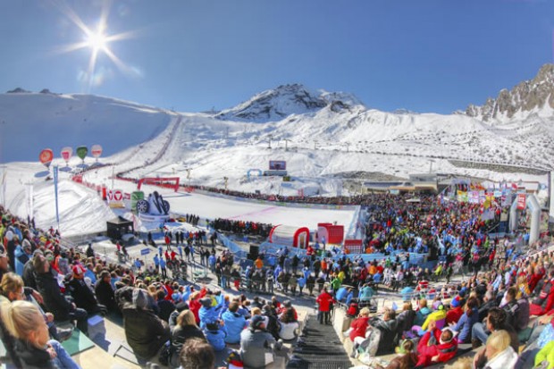 16.000 Fans und eine kleine Ski Weltcup Party in Sölden (© Ötztal Tourismus / Fotograf Isidor Nösig)